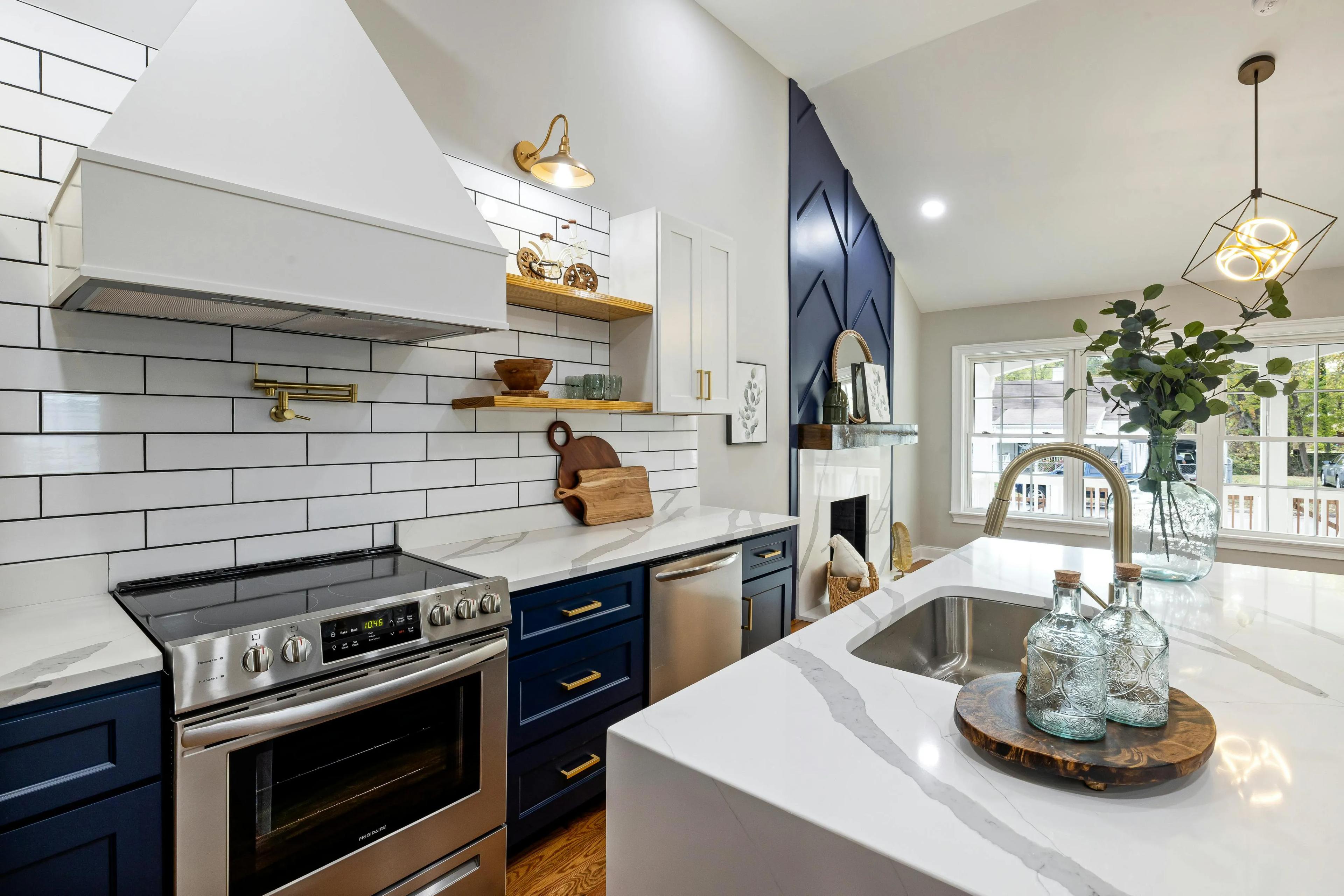 7 Problems With Refacing Kitchen Cabinets in Rockwall, TX (and When Replacing Makes More Sense)