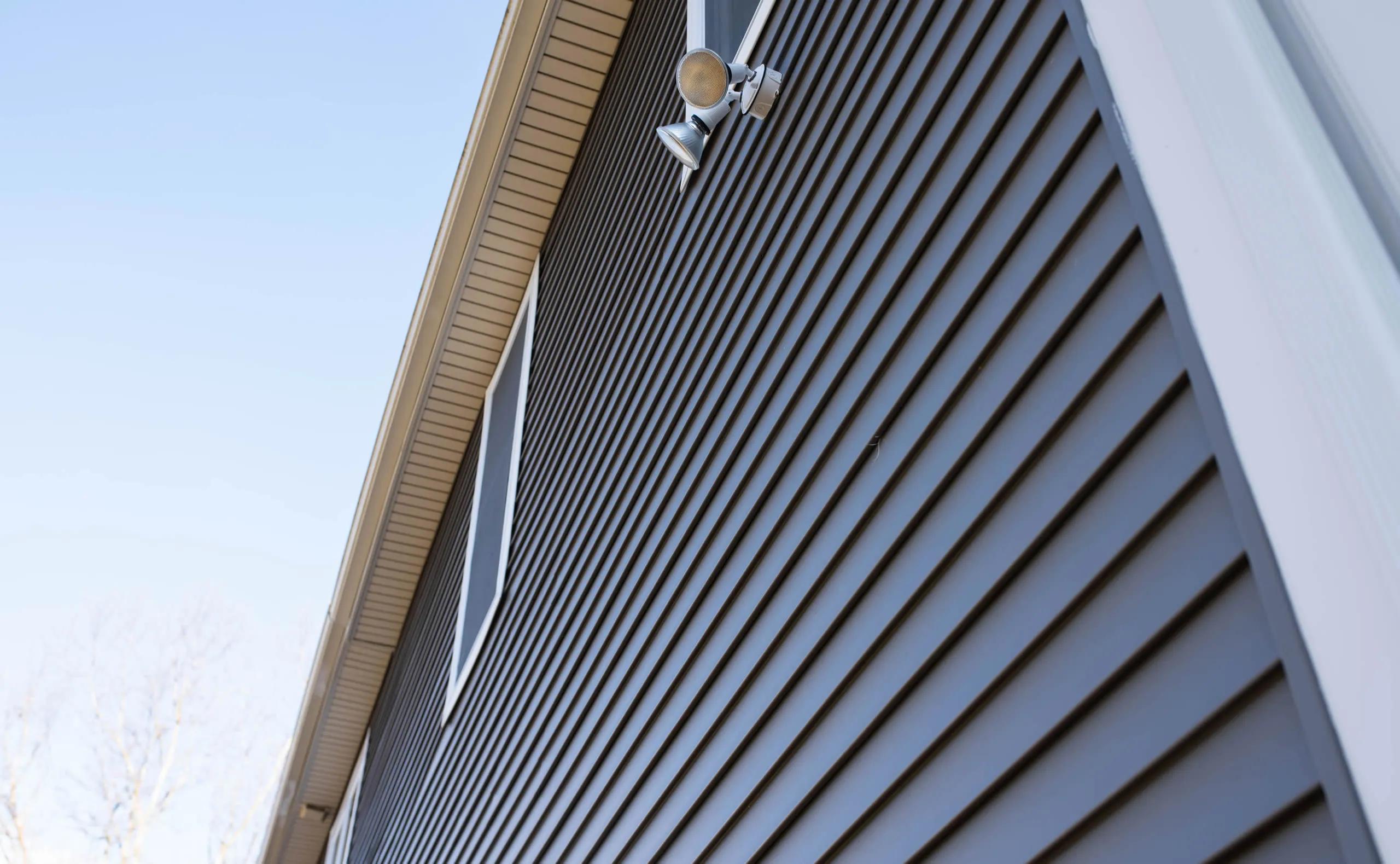 Vinyl Siding vs. Fiber Cement: Which Material Is Right for Your Cincinnati Home?