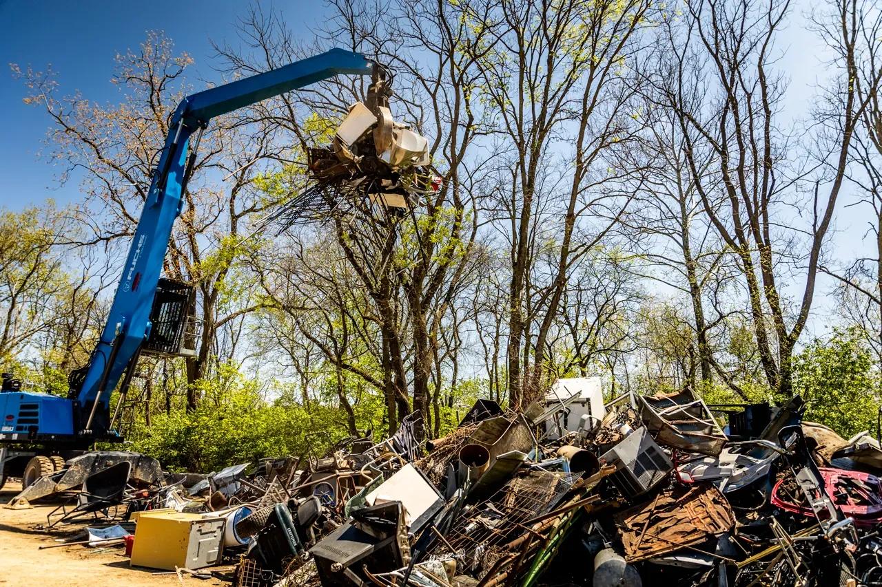 What Is a Scrap Metal Broker? Know When Your Business Needs One for Better Returns